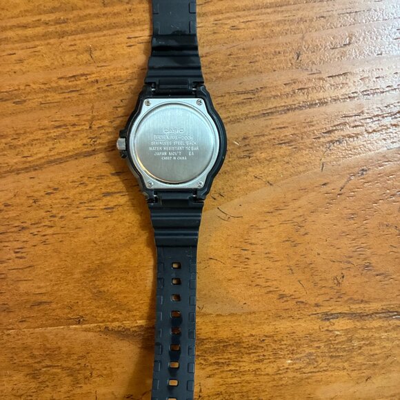 Casio Men's analog Watch w/Black Resin Band Water Resistant Excellent Condition - Picture 3 of 5
